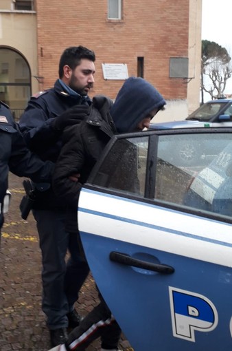 L'arresto dello scafista L'arresto dello scafista