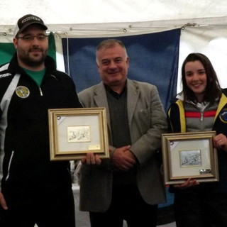 IL Dott. Alberto Aberti con i due vincitori del 1° Trofeo Cav. Giacomo Alberti IL Dott. Alberto Aberti con i due vincitori del 1° Trofeo Cav. Giacomo Alberti
