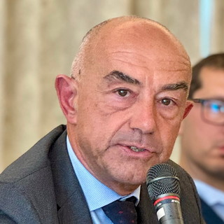 Elezioni Sanremo: Alessandro Mager a confronto con passeggeri e personale di Riviera Trasporti Elezioni Sanremo: Alessandro Mager a confronto con passeggeri e personale di Riviera Trasporti