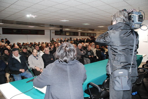 Sanremo: riunione produttori-UcFlor sul futuro del mercato, intanto Barbagallo chiede l'azzeramento di UcFlor Sanremo: riunione produttori-UcFlor sul futuro del mercato, intanto Barbagallo chiede l'azzeramento di UcFlor