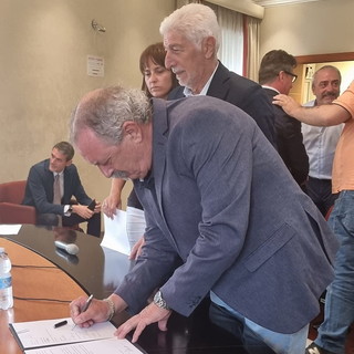 Ritirato il fermo dell’autotrasporto in Liguria: la soddisfazione di Antonio Marzo (Confartigianato) Ritirato il fermo dell’autotrasporto in Liguria: la soddisfazione di Antonio Marzo (Confartigianato)