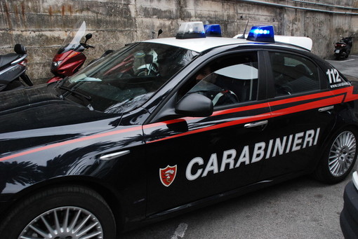 Sanremo: sicurezza Urbana, controlli dei Carabinieri in centro, i militari allontanano 6 clochard Sanremo: sicurezza Urbana, controlli dei Carabinieri in centro, i militari allontanano 6 clochard