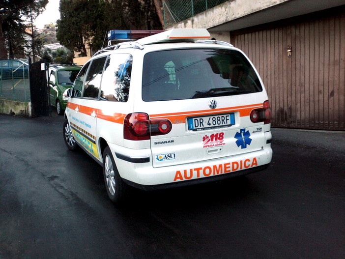 Sanremo: ordinanza per il parcheggio 'selvaggio' in via Borgo Opaco, si riuscirà a farla rispettare?