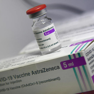 Somministrazione del vaccino AstraZeneca a pazienti con patologie tromboemboliche, l'appello a Toti dei Centri Liguri della Tutela Diritti del Malato