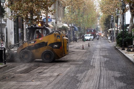 I lavori per il nuovo asfalto in corso Garibaldi I lavori per il nuovo asfalto in corso Garibaldi