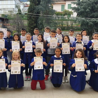Sanremo: 23 alunni della classe elementare 4a B Asquasciati a scuola di filatelia Sanremo: 23 alunni della classe elementare 4a B Asquasciati a scuola di filatelia
