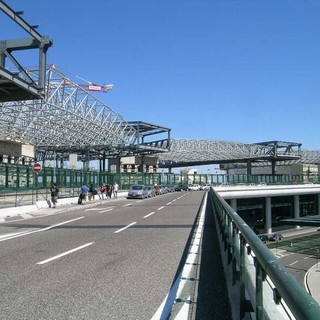 Agenzia dimentica di comunicare la variazione del volo, condannata per 'Danno da vacanza'