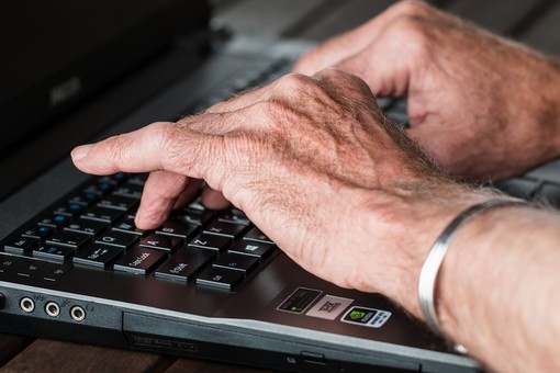 Bordighera: dal 5 marzo, al via corso di utilizzo del Personal Computer dedicato agli 'over 55' Bordighera: dal 5 marzo, al via corso di utilizzo del Personal Computer dedicato agli 'over 55'
