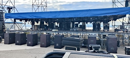 Sanremo: al via l'allestimento del palco per il concerto di Capodanno, grande attesa per Rds (Foto) Sanremo: al via l'allestimento del palco per il concerto di Capodanno, grande attesa per Rds (Foto)