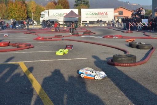 Continua la dimostrazione e gara di automodellismo elettrico a cura dell’associazione 'PM e F Rancing' di Sanremo nei territori della Lavanda