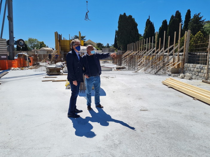 Sanremo: ieri mattina sopralluogo del Sindaco Biancheri all'area crematoria di Valle Armea (Foto) Sanremo: ieri mattina sopralluogo del Sindaco Biancheri all'area crematoria di Valle Armea (Foto)