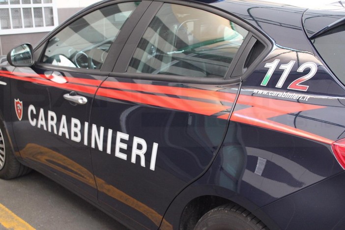Controlli dei Carabinieri nei locali di Sanremo: 30 mila euro di multa a un night, scoperto un negozio con lavoratori in nero Controlli dei Carabinieri nei locali di Sanremo: 30 mila euro di multa a un night, scoperto un negozio con lavoratori in nero
