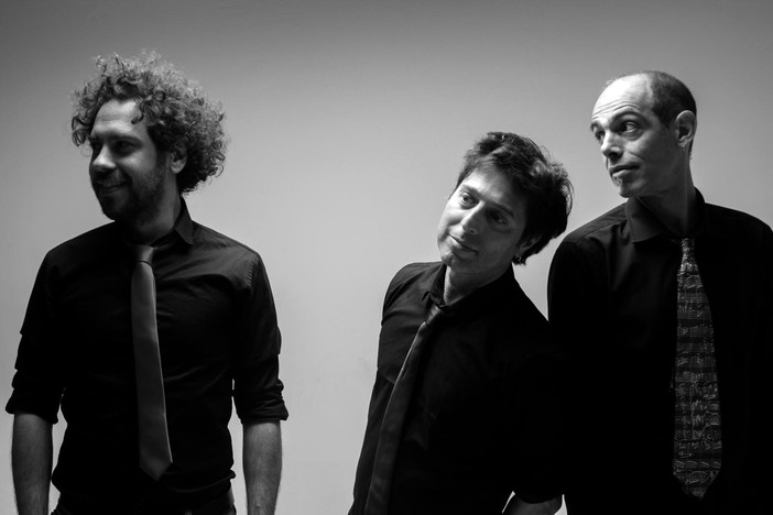 Castellaro: venerdì serata american style food e musica travolgente con 'Ambaradan' party band Castellaro: venerdì serata american style food e musica travolgente con 'Ambaradan' party band