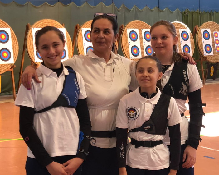 Tiro con l'Arco: Archery Club tutto al femminile nel weekend alla gara degli Arcieri Erice nel cuneese Tiro con l'Arco: Archery Club tutto al femminile nel weekend alla gara degli Arcieri Erice nel cuneese