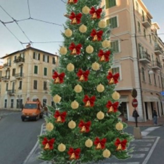 Bordighera: non è stato installato l'albero di Natale di fronte alla chiesa di Terrasanta, l'intervento di Trucchi