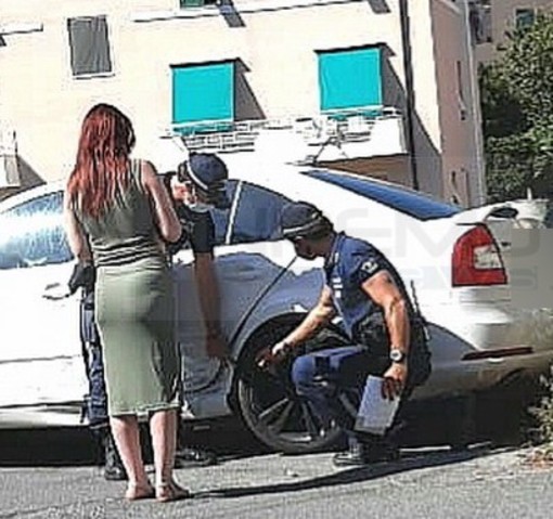 Sanremo: trova l'auto incidentata in via Serenella e la Municipale la aiuta a trovare il colpevole (Foto) Sanremo: trova l'auto incidentata in via Serenella e la Municipale la aiuta a trovare il colpevole (Foto)