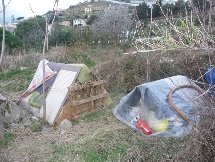 Sanremo: nuovo accampamento di romeni nella zona de 'La Vesca', intervento dei Vigili