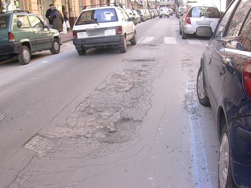 “Strade asfaltate su terreno non congruo”: tutto da rifare a Ventimiglia. Commissario “E per le frazioni servono 2,5 milioni di euro”