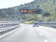 Migranti a piedi sull'autostrada tra Sanremo e Bordighera: transito regolare ma fenomeno in aumento