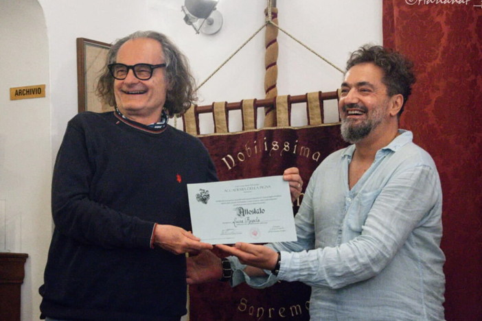 Sanremo, “Percorsi minimi alla deriva”: la Patafisica invade la Pigna con Alberto Pulinetti Sanremo, “Percorsi minimi alla deriva”: la Patafisica invade la Pigna con Alberto Pulinetti
