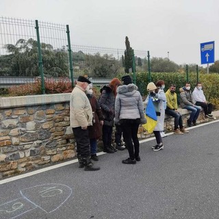Emergenza Ucraina, Toti: "Convocheremo comitato operativo per incrociare richieste e disponibilità degli alberghi" Emergenza Ucraina, Toti: "Convocheremo comitato operativo per incrociare richieste e disponibilità degli alberghi"