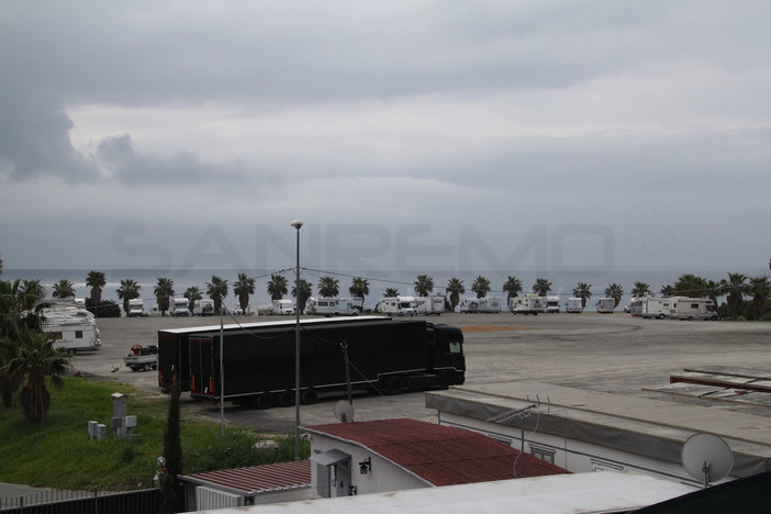 Sanremo: piazzale di Pian di Poma inquinato da idrocarburi, salta il 'Luna Park' di Natale Sanremo: piazzale di Pian di Poma inquinato da idrocarburi, salta il 'Luna Park' di Natale