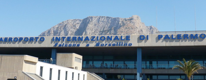 Pakistano arrestato all'aeroporto di Palermo: era stato espulso nel 2011 dal Prefetto di Imperia Pakistano arrestato all'aeroporto di Palermo: era stato espulso nel 2011 dal Prefetto di Imperia
