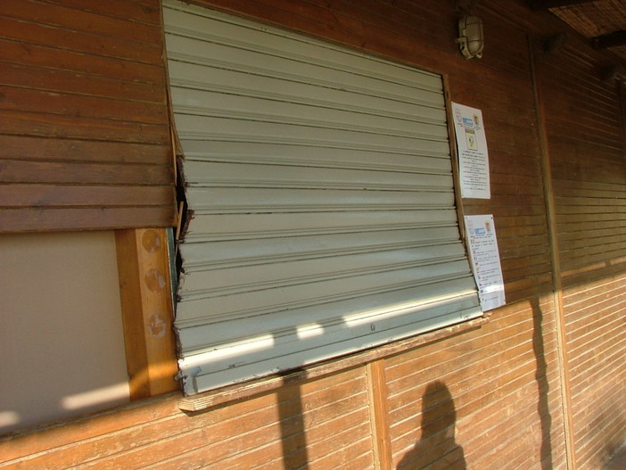 Sanremo: nuovo atto vandalico nei confronti della spiaggia libera per disabili 'Il Sorriso'