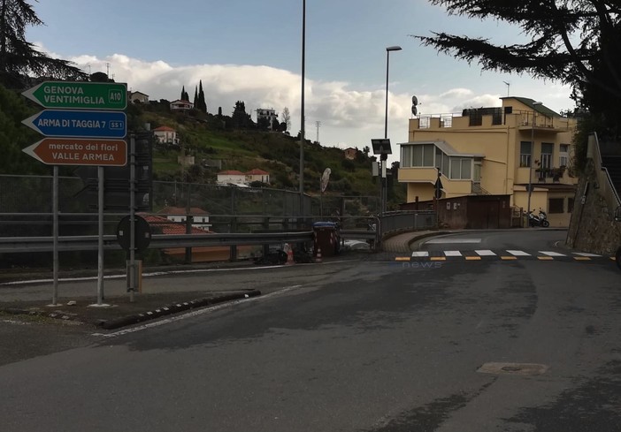 Sanremo: cavi telefonici tranciati in via Pascoli, lettore chiede un rapido intervento Sanremo: cavi telefonici tranciati in via Pascoli, lettore chiede un rapido intervento