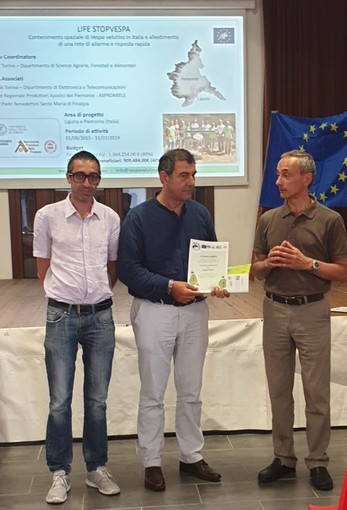 Ospedaletti: attestato di merito per i Rangers d'Italia per il loro lavoro nella lotta alla vespa velutina