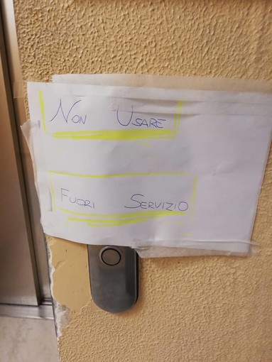 Bordighera: ascensore guasto in ospedale da circa un mese, la segnalazione corre sui social Bordighera: ascensore guasto in ospedale da circa un mese, la segnalazione corre sui social