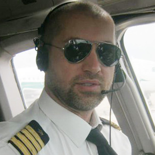 Sanremo, al Casinò la presentazione del libro “Aquila Compagnia” del comandante Chialastri Sanremo, al Casinò la presentazione del libro “Aquila Compagnia” del comandante Chialastri