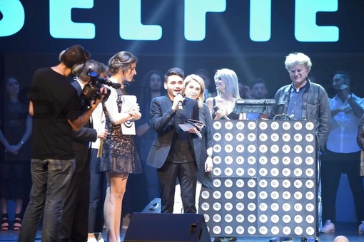 Sanremo: terminata la terza edizione di 'Ariston Comic Selfie', i vincitori e le più belle foto della serata Sanremo: terminata la terza edizione di 'Ariston Comic Selfie', i vincitori e le più belle foto della serata
