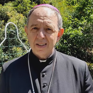 Suicidio del 23enne picchiato a Ventimiglia: il Vescovo "Privare della speranza a una persona è come togliergli l’ossigeno" (Video) Suicidio del 23enne picchiato a Ventimiglia: il Vescovo "Privare della speranza a una persona è come togliergli l’ossigeno" (Video)