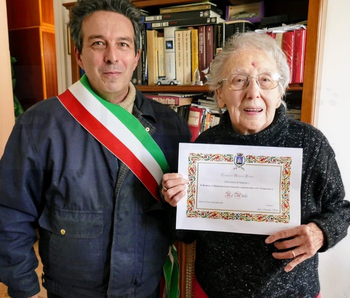 Molini di Triora: grande festa ieri in paese per i 100 anni di Adele 'Aide' Re, gli omaggi del Comune Molini di Triora: grande festa ieri in paese per i 100 anni di Adele 'Aide' Re, gli omaggi del Comune