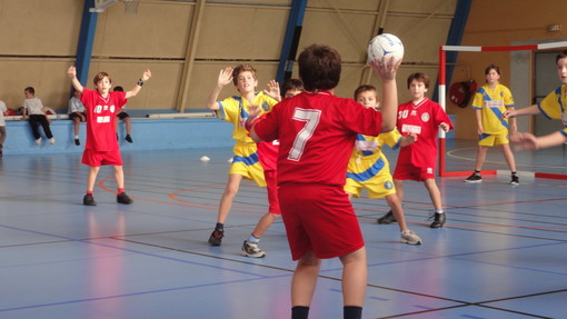 Bordighera: grande successo per la 2a edizione de 'La pallamano in una mano' organizzata dall'Abc