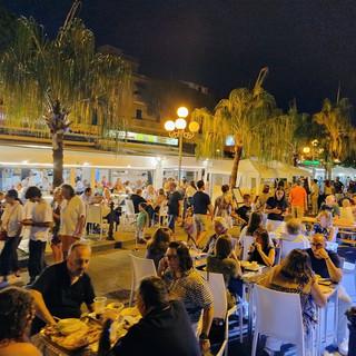 Evento 'A tavola sul Porto Vecchio' di Sanremo