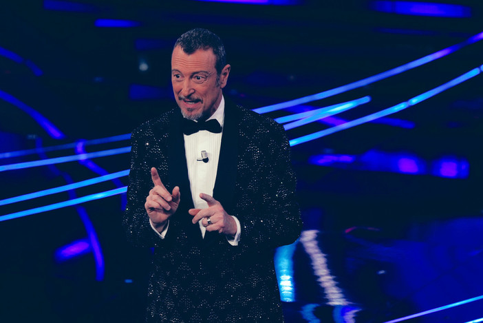 Festival di Sanremo: Ama si o Ama no? La Rai avrebbe proposto al presentatore altri due anni all'Ariston Festival di Sanremo: Ama si o Ama no? La Rai avrebbe proposto al presentatore altri due anni all'Ariston