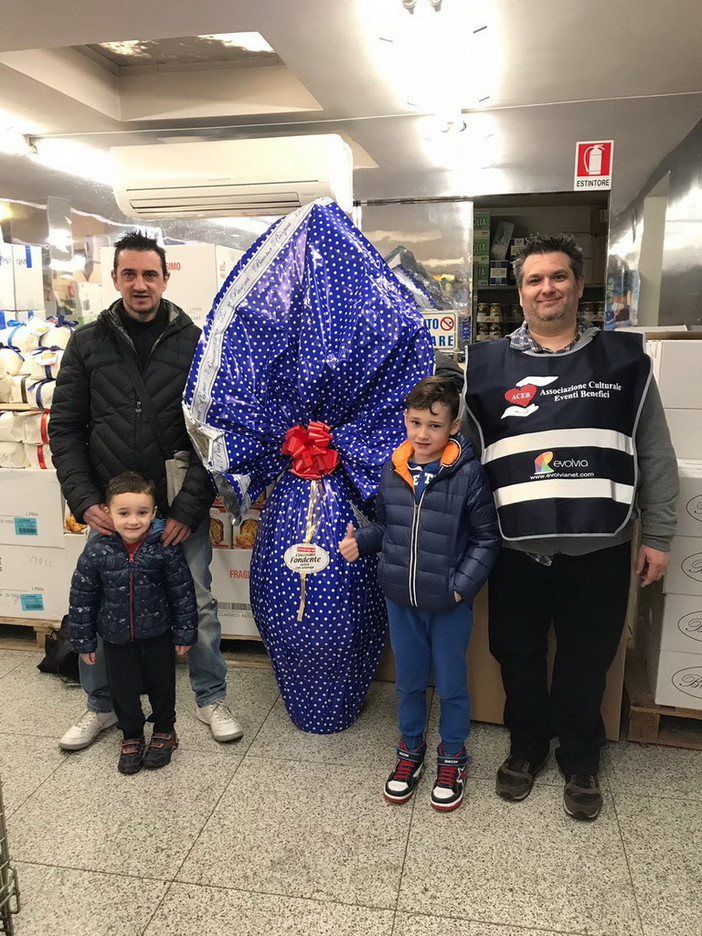 Germano Crescente di Ventimiglia è il vincitore della sottoscrizione a premi di ACEB Camporosso Germano Crescente di Ventimiglia è il vincitore della sottoscrizione a premi di ACEB Camporosso