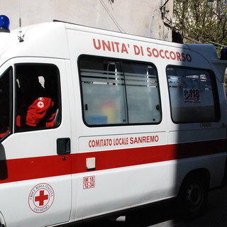 Camporosso: lieve incidente vicino al cavalcavia di Nervia, 17enne leggermente ferito Camporosso: lieve incidente vicino al cavalcavia di Nervia, 17enne leggermente ferito