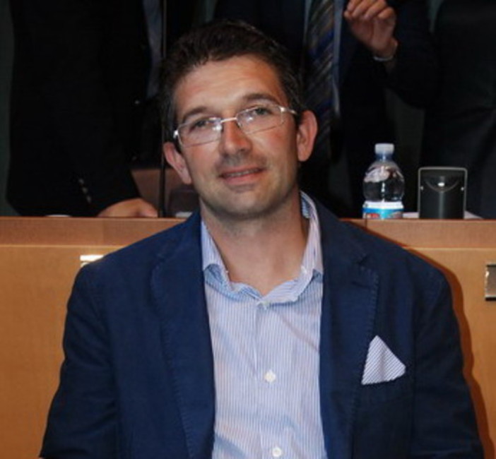 Il capogruppo di "Per Imperia" Alessandro Savioli alla "Convenzione Blu" di Raffaele Fitto. "Il suo, l'unico movimento in grado di unire il centro destra"