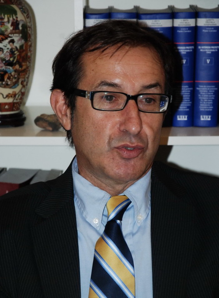 L'avvocato Mario Leone L'avvocato Mario Leone