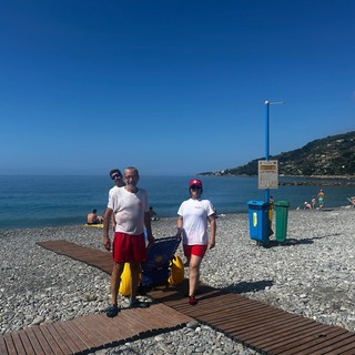 Ospedaletti: al via da lunedì scorso il servizio di assistenza ai diversamente abili in spiaggia Ospedaletti: al via da lunedì scorso il servizio di assistenza ai diversamente abili in spiaggia