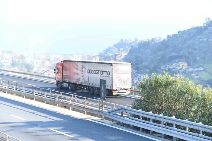 Il Governatore Toti dopo l'incontro con il Ministero "Lavori sulle autostrade liguri fino a fine giugno" Il Governatore Toti dopo l'incontro con il Ministero "Lavori sulle autostrade liguri fino a fine giugno"