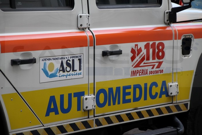 Ventimiglia: incidente sul lavoro a Grimaldi Inferiore, operaio si ferisce gravemente. Portato in ospedale Ventimiglia: incidente sul lavoro a Grimaldi Inferiore, operaio si ferisce gravemente. Portato in ospedale