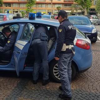 Metteva a segno truffe ai distributori di benzina: 51enne francese fermato al confine della Polizia di Frontiera