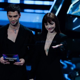 I colori del Festival di Sanremo: con gli occhi dei giovani uno sguardo alla prima serata I colori del Festival di Sanremo: con gli occhi dei giovani uno sguardo alla prima serata