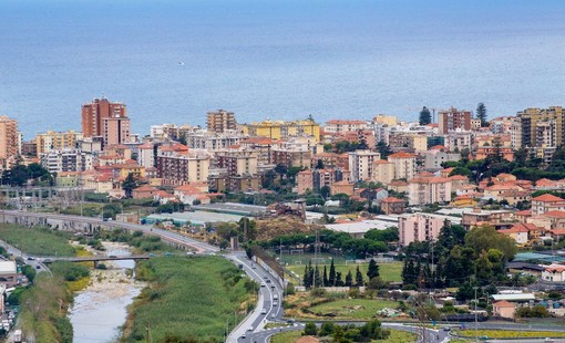 Covid nella RSA Le Palme di Taggia, dalla struttura "Pochi casi, situazione sotto controllo" Covid nella RSA Le Palme di Taggia, dalla struttura "Pochi casi, situazione sotto controllo"