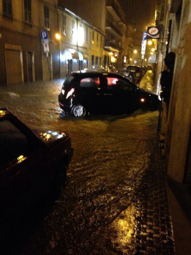 Nelle foto di Cristian Mallardo gli allagamenti in via Capocaccia