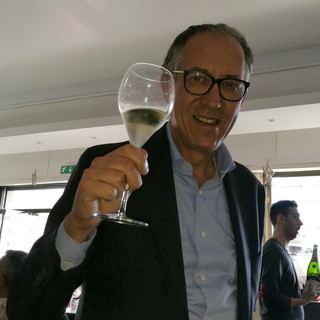 Sanremo: classica 'bicchierata' di Natale del Sindaco e dell'Amministrazione con i giornalisti (Video) Sanremo: classica 'bicchierata' di Natale del Sindaco e dell'Amministrazione con i giornalisti (Video)